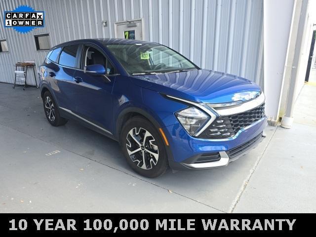 Photo of 2023 Sapphire Blue Kia Sportage