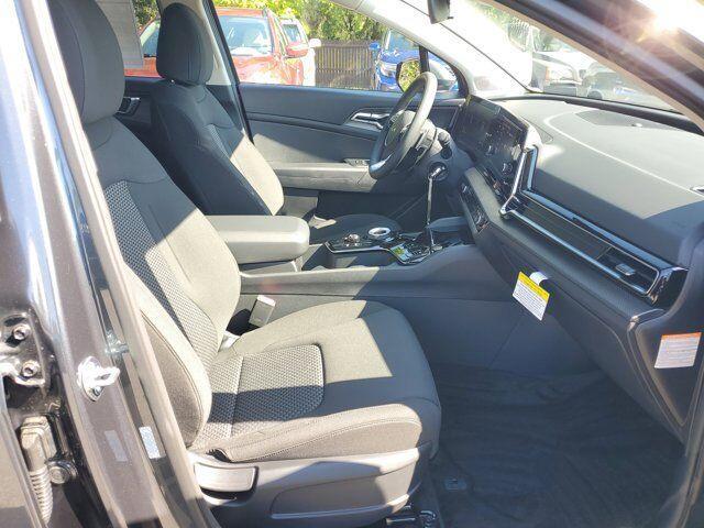 Photo of 2025 Gravity Gray Kia Sportage Hybrid
