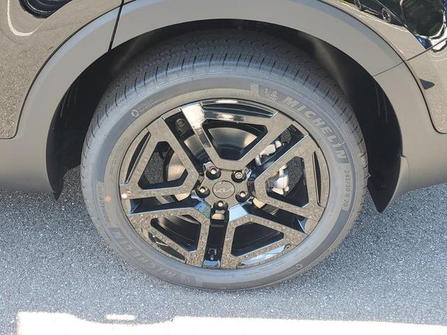 Photo of 2025 Ebony Black Kia Telluride