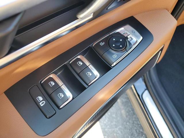 Photo of 2025 Ebony Black Kia Telluride