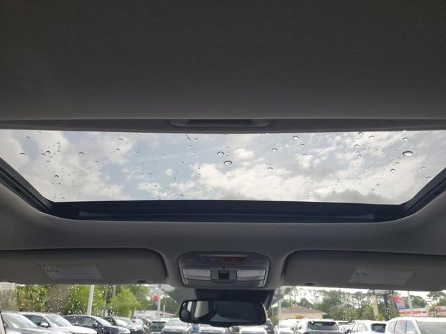 Photo of 2025 Glacial White Pearl Kia Telluride