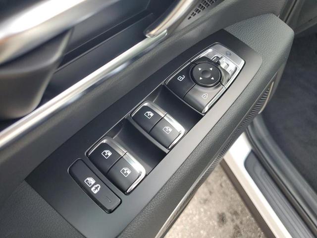 Photo of 2025 Glacial White Pearl Kia Telluride