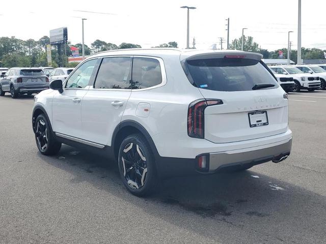 Photo of 2025 Glacial White Pearl Kia Telluride