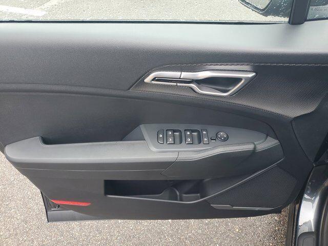 Photo of 2025 Gravity Gray Kia Sportage