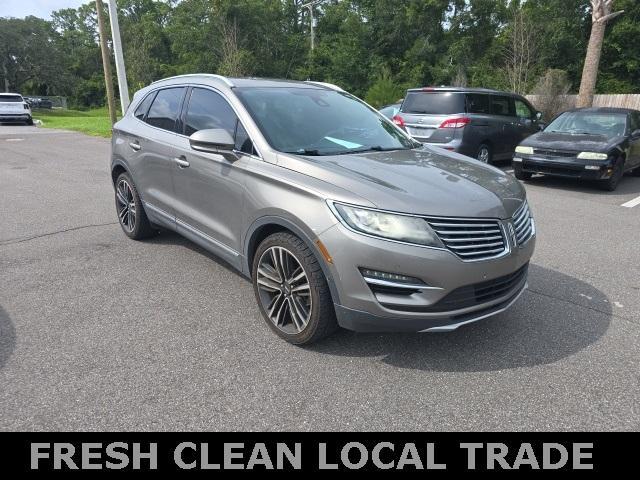 Photo of 2017 Luxe Silver Metallic Lincoln MKC