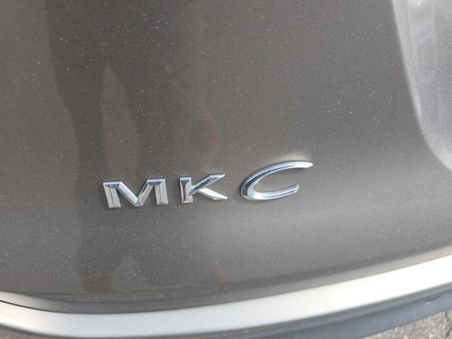 Photo of 2017 Luxe Silver Metallic Lincoln MKC
