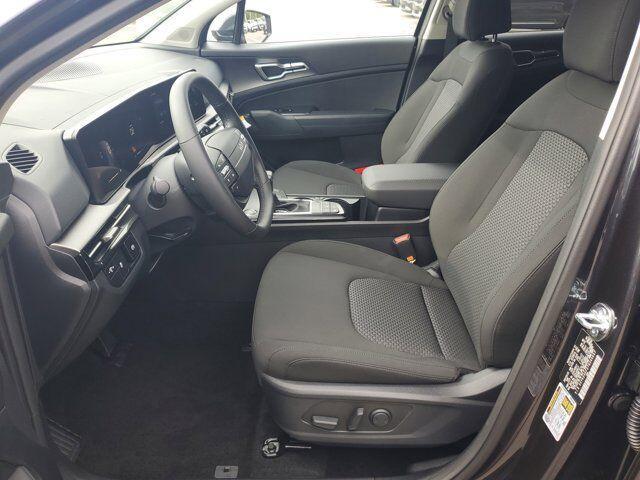 Photo of 2026 Gray Metallic Kia Sportage