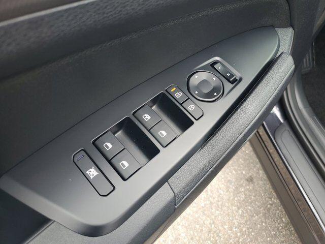 Photo of 2026 Gray Metallic Kia Sportage