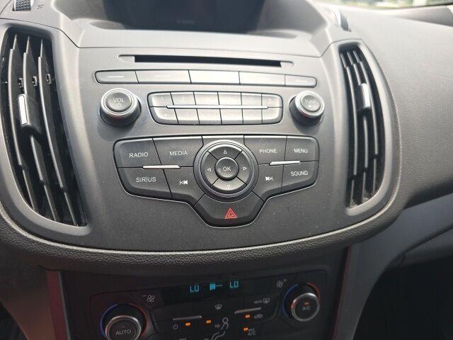 Photo of 2017 Oxford White Ford Escape