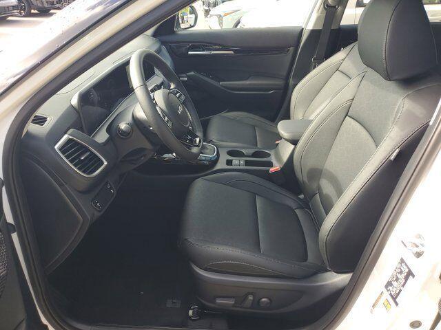 Photo of 2026 Snow White Pearl Kia Seltos