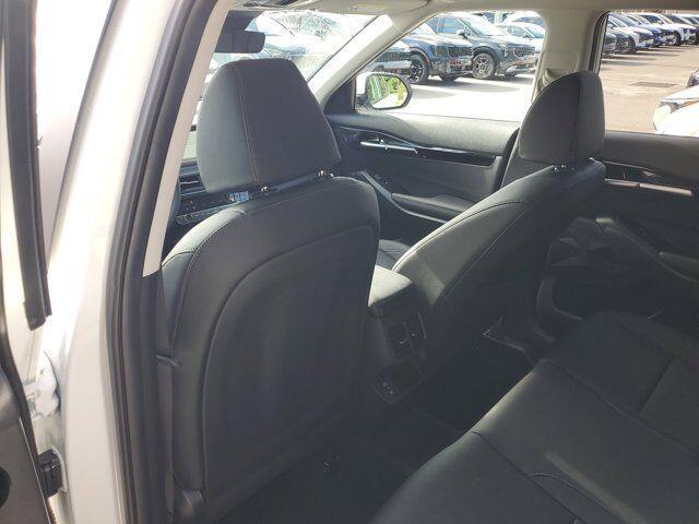 Photo of 2026 Snow White Pearl Kia Seltos