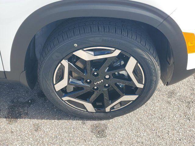 Photo of 2026 Snow White Pearl Kia Seltos