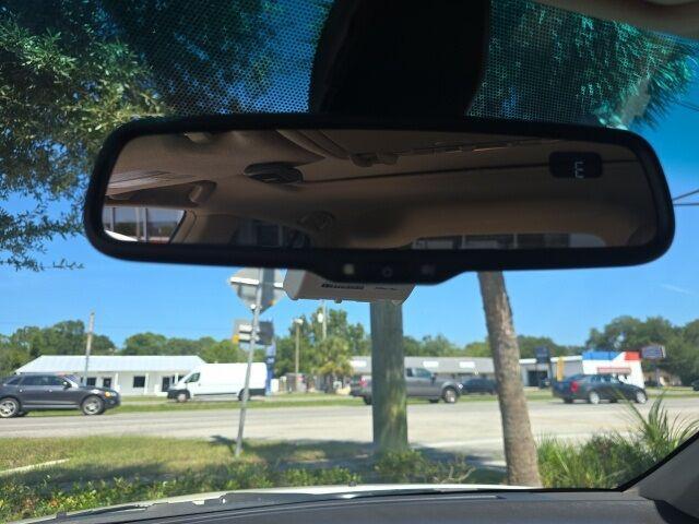 Photo of 2008 Crystal White Lexus RX 400h