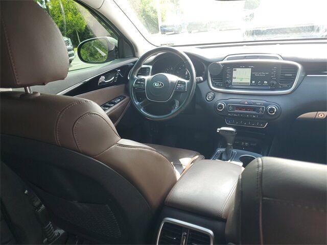 Photo of 2019 Titanium Silver Kia Sorento