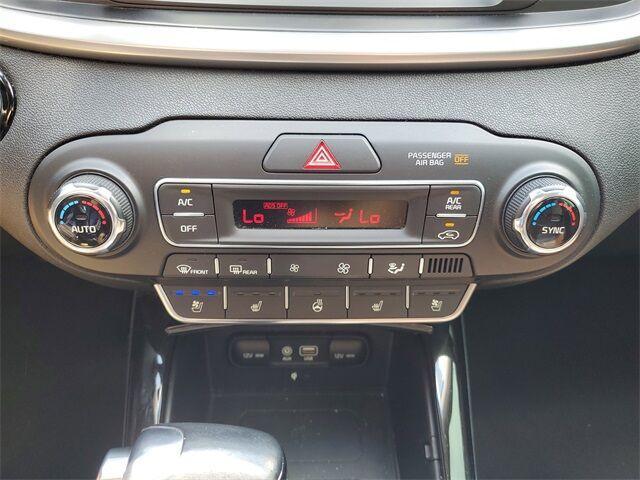 Photo of 2019 Titanium Silver Kia Sorento