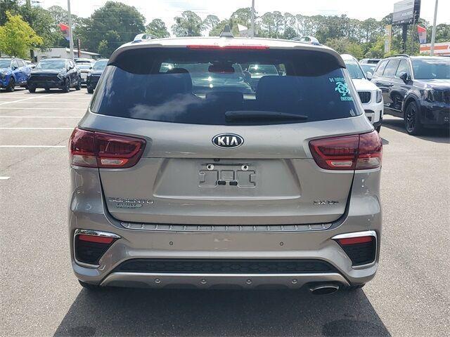 Photo of 2019 Titanium Silver Kia Sorento