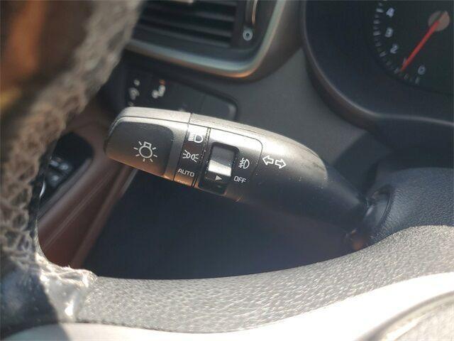 Photo of 2019 Titanium Silver Kia Sorento