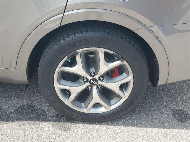 Photo of 2019 Titanium Silver Kia Sorento