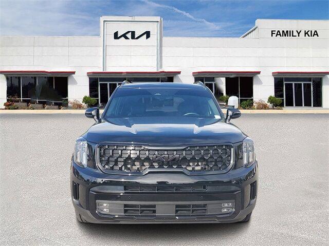 Photo of 2025 Ebony Black Kia Telluride