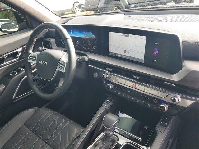 Photo of 2025 Ebony Black Kia Telluride