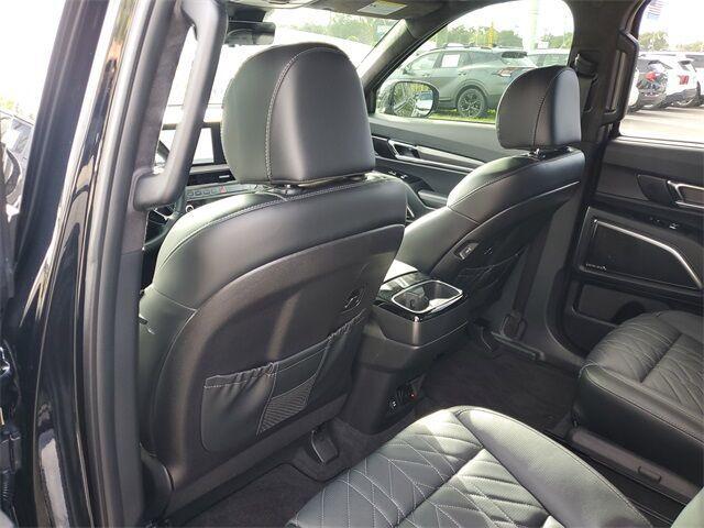 Photo of 2025 Ebony Black Kia Telluride