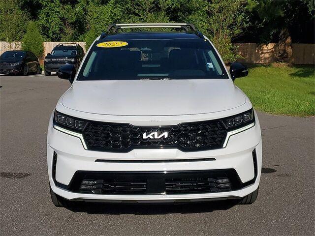 Photo of 2022 Glacial White Pearl Kia Sorento