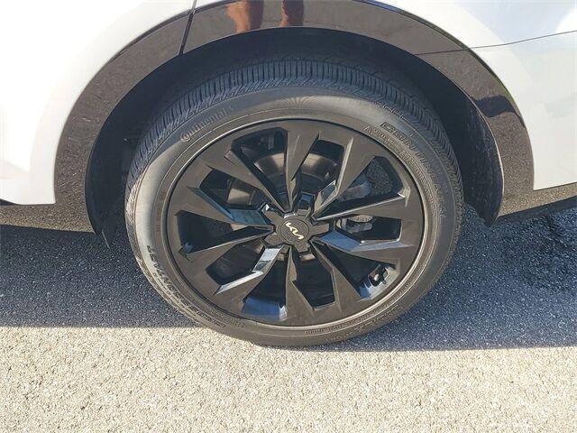 Photo of 2022 Glacial White Pearl Kia Sorento