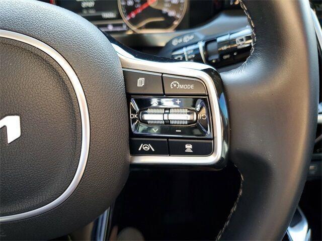 Photo of 2022 Glacial White Pearl Kia Sorento