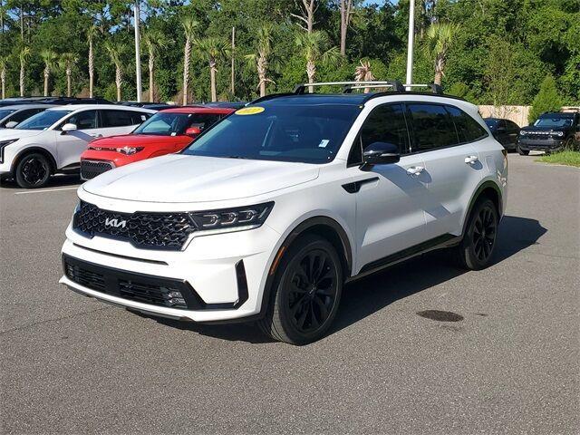 Photo of 2022 Glacial White Pearl Kia Sorento