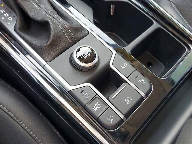 Photo of 2022 Glacial White Pearl Kia Sorento