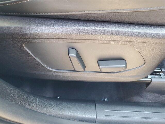 Photo of 2022 Glacial White Pearl Kia Sorento