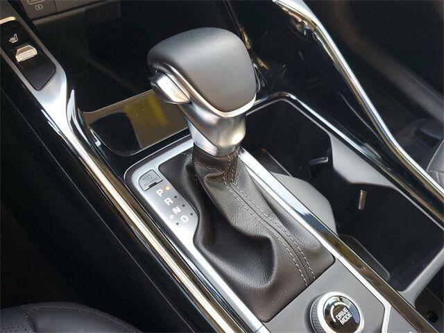 Photo of 2022 Glacial White Pearl Kia Sorento