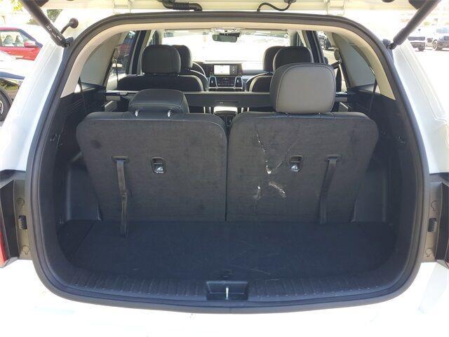 Photo of 2022 Glacial White Pearl Kia Sorento