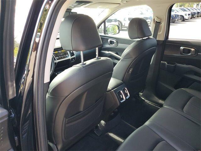 Photo of 2023 Ebony Black Kia Sorento
