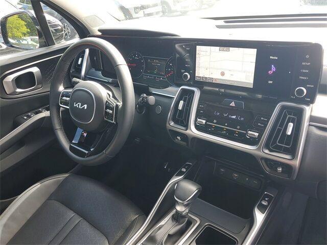 Photo of 2023 Ebony Black Kia Sorento