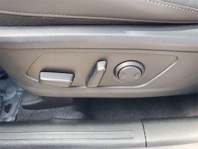 Photo of 2023 Ebony Black Kia Sorento