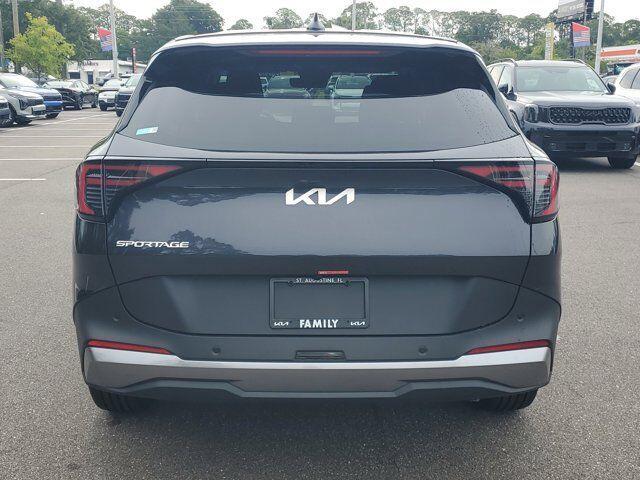 Photo of 2026 Gray Metallic Kia Sportage