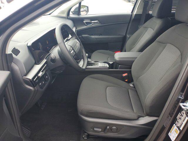 Photo of 2026 Gray Metallic Kia Sportage