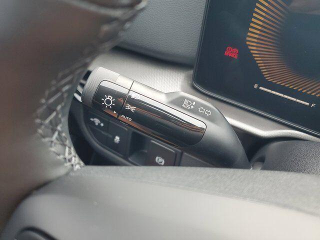 Photo of 2026 Gray Metallic Kia Sportage