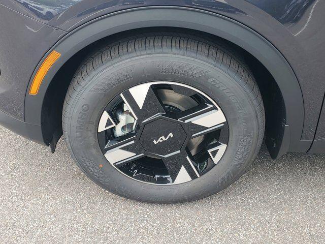 Photo of 2026 Gray Metallic Kia Sportage