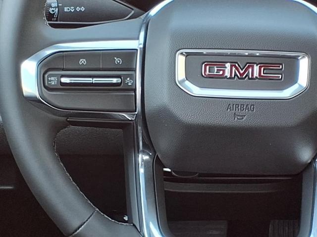 Photo of 2025 Summit White GMC Canyon