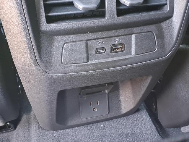 Photo of 2025 Summit White GMC Canyon