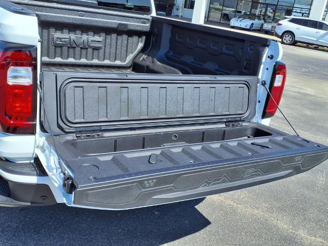 Photo of 2025 Summit White GMC Canyon