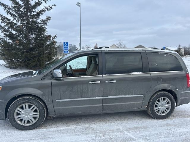 2010 Chrysler Town & Country