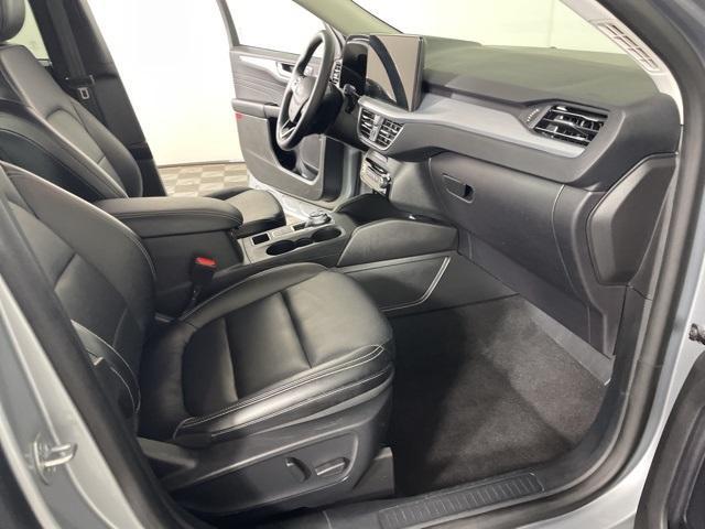 Photo of 2024 Iconic Silver Metallic Ford Escape