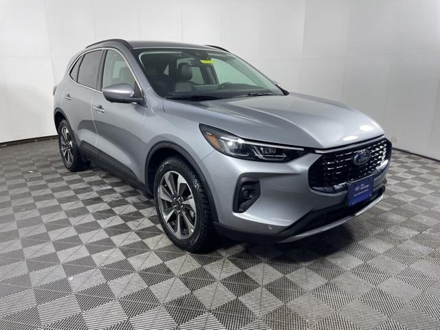 Photo of 2024 Iconic Silver Metallic Ford Escape
