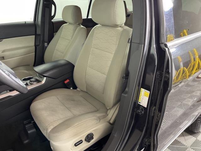 Photo of 2013 Tuxedo Black Metallic Ford Explorer