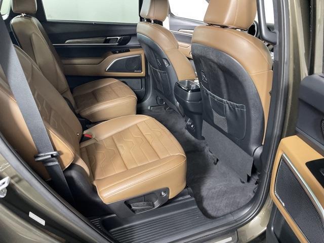 Photo of 2020 Dark Moss Kia Telluride