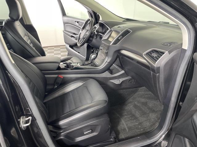 Photo of 2015 Tuxedo Black Metallic Ford Edge