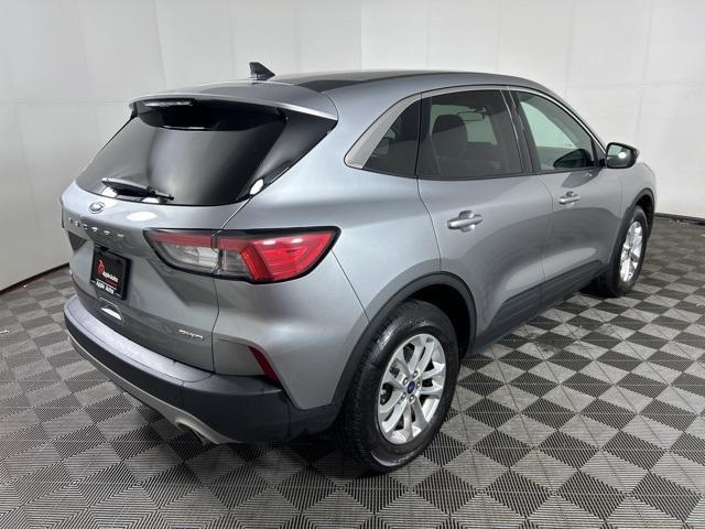 Photo of 2021 Iconic Silver Metallic Ford Escape